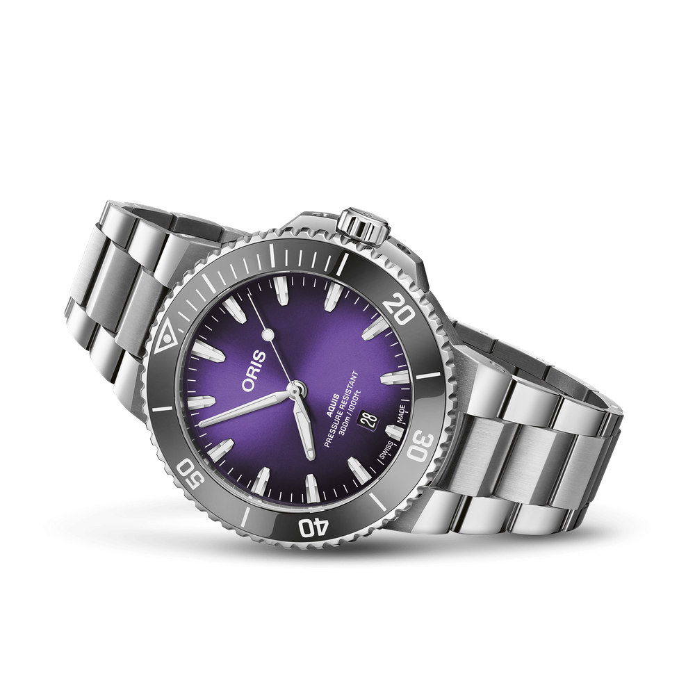 Aquis Date Taste of Summer 43.5mm Violet Dial Polished Steel Bracelet