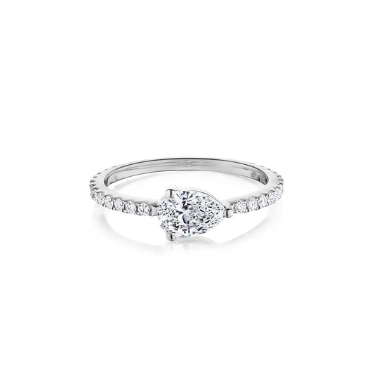 18k gold diamond sidestone ring from the Lenox Collection