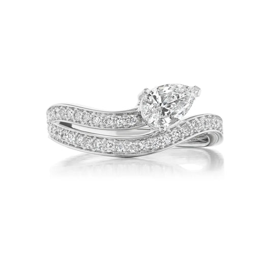 18k gold diamond ring from the Lenox Collection