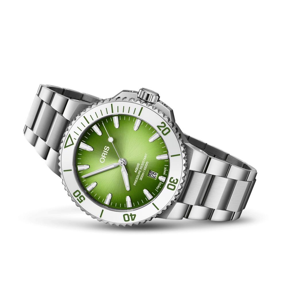 Aquis Date Taste of Summer 41.5mm Green Dial - Steel Bracelet