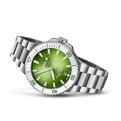 Aquis Date Taste of Summer 41.5mm Green Dial - Steel Bracelet
