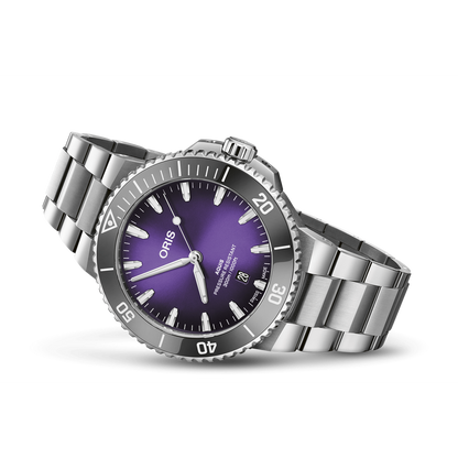 Aquis Date Taste of Summer 43.5mm Violet Dial Polished Steel Bracelet
