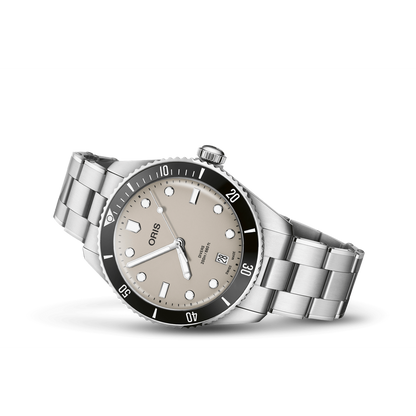 Divers Date 39mm Beige Dial Steel Bracelet With Additional Black Rubber Strap