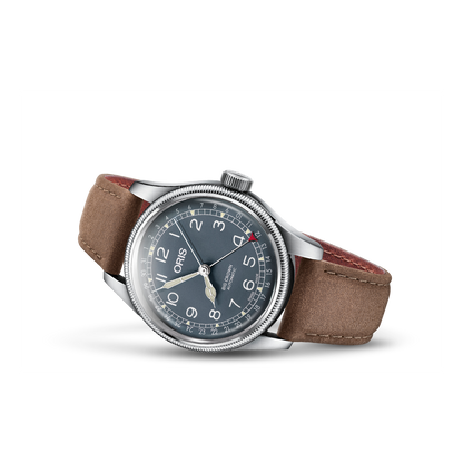 Big Crown Pointer Date 40mm Leather Strap