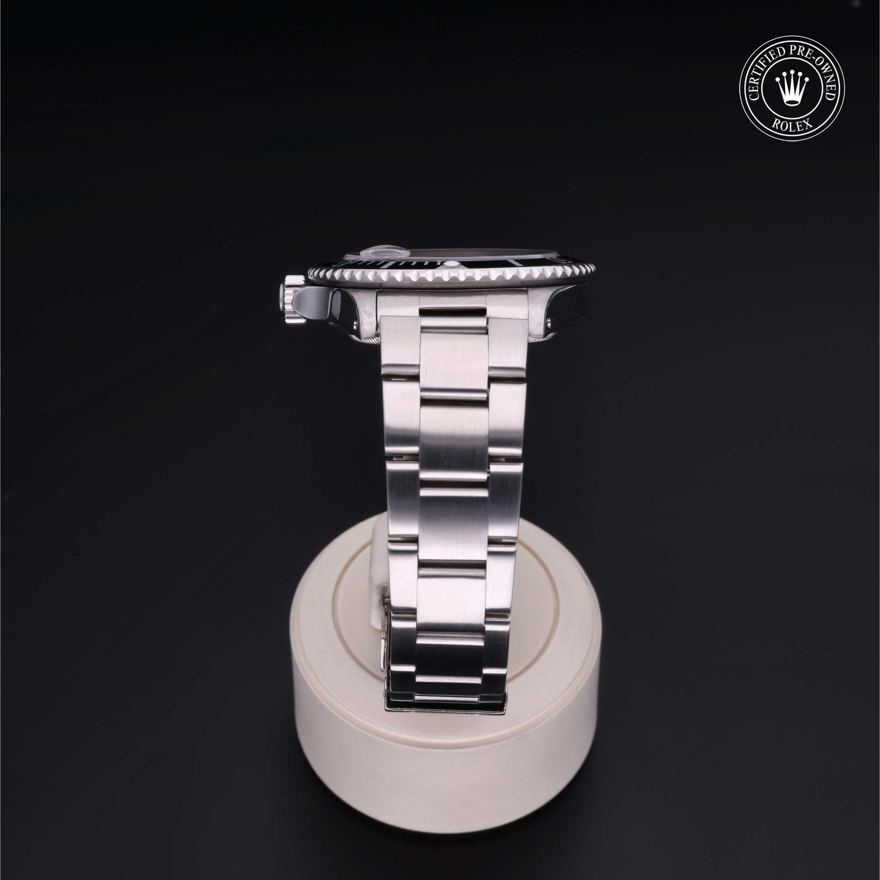 Oyster Perpetual  Submariner Date